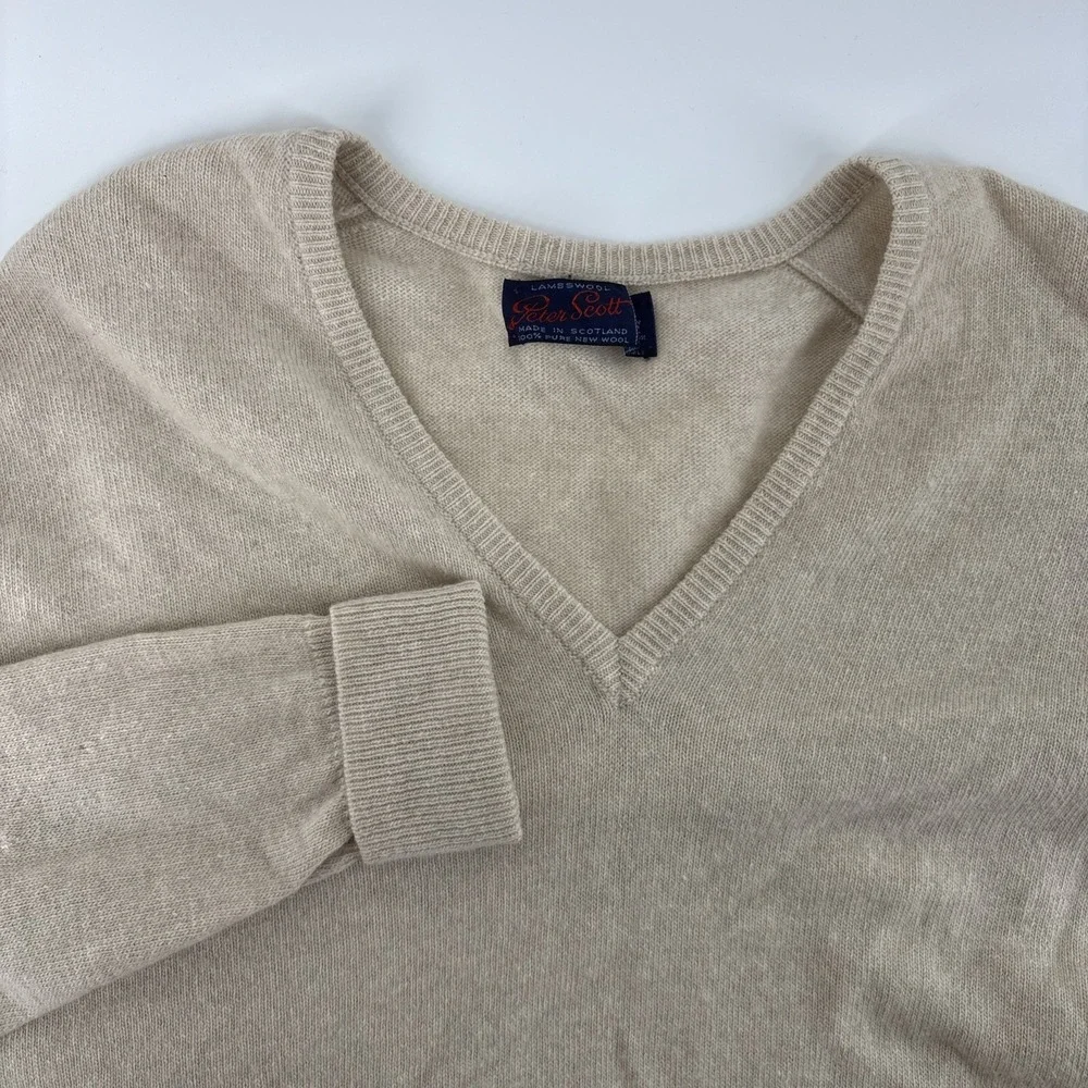 Peter Scott‎ Men's Beige V-Neck 100 Lambswool Sweater Size 40 Made in Scotland